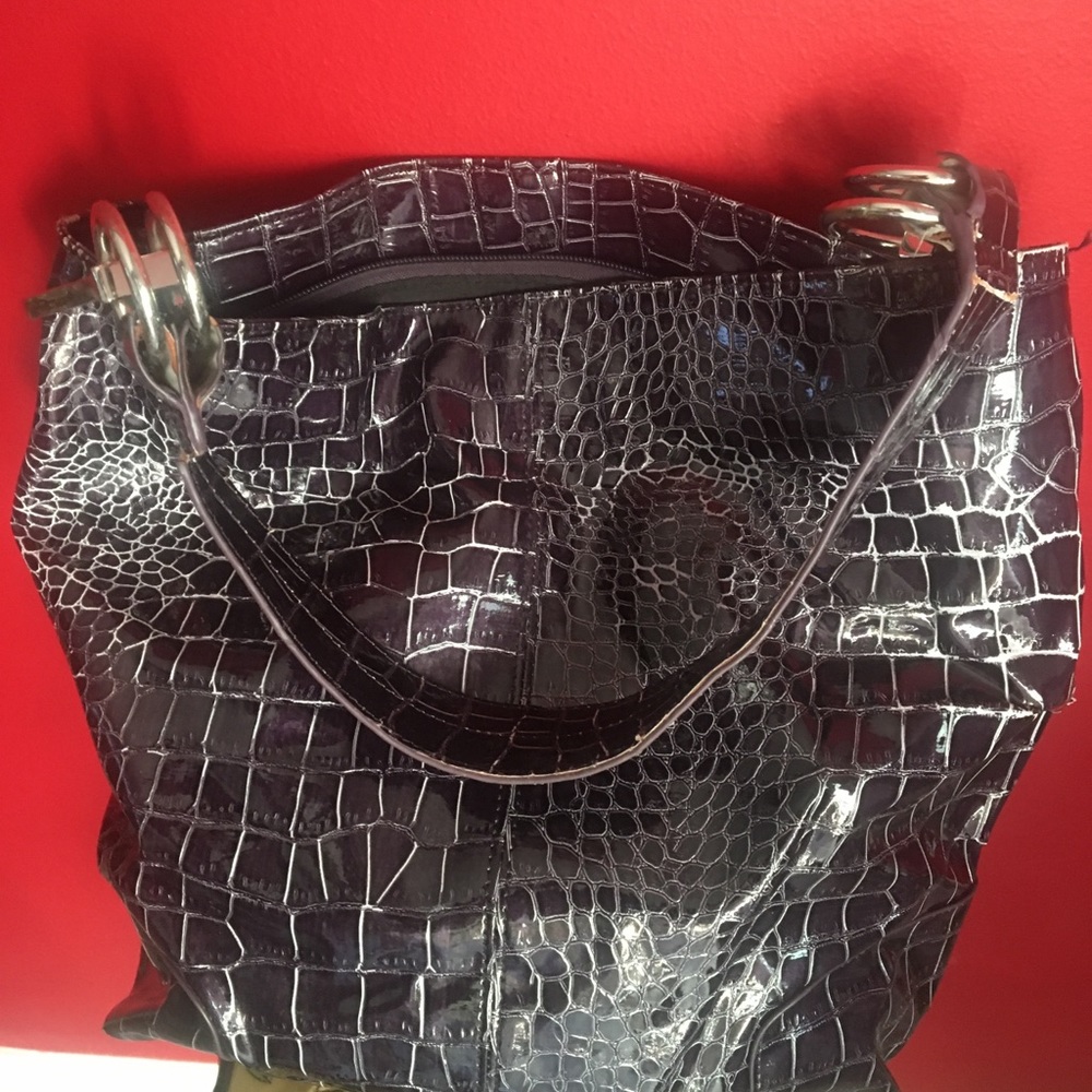Purse Bucket Style spacious reinforced brackets